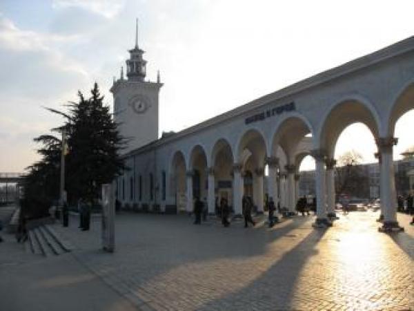 Новина В Симферополе ночью на ж/д вокзале искали бомбу Ранкове місто. Кропивницький