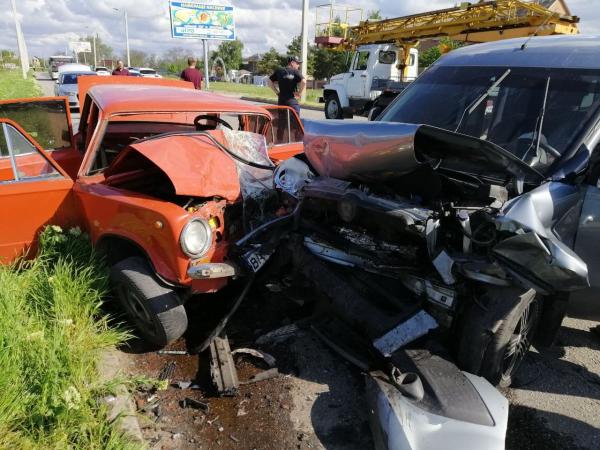 Новина Кропивницький: Під час аварії у автівках опинилися заблокованими двоє постраждалих Ранкове місто. Кропивницький