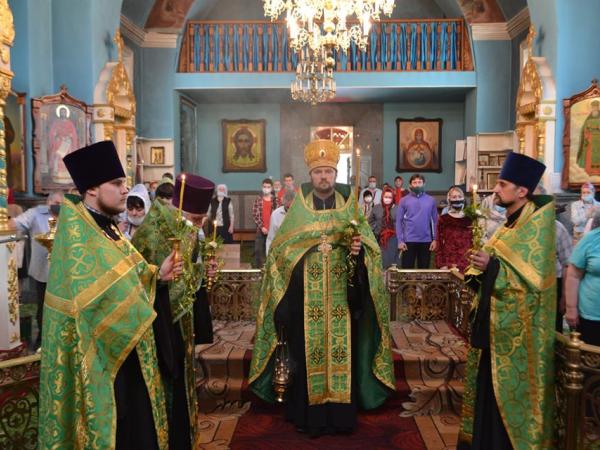 Новина Кіровоградщина: Сьогодні православні святкують Трійцю (ФОТО) Ранкове місто. Кропивницький