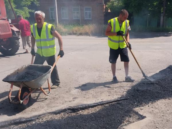 Новина У Кропивницькому триває ямковий ремонт доріг Ранкове місто. Кропивницький
