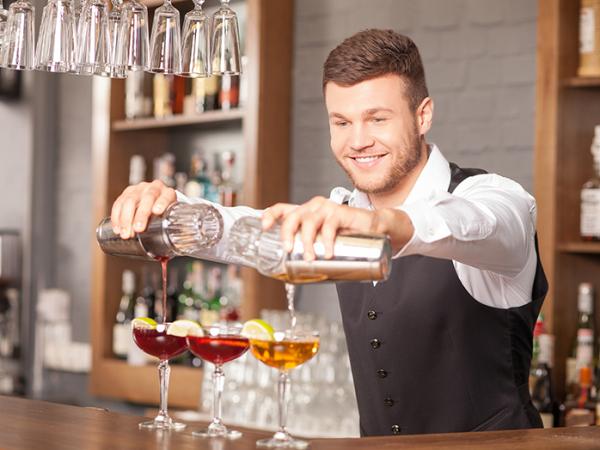 Новина Кіровоградщина: Бажаєте стати барменом? Запрошуємо на навчання Ранкове місто. Кропивницький