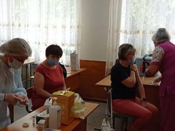 Новина В центрі масової вакцинації у Кропивницькому розпочали вакцинувати препаратом Pfizer Ранкове місто. Кропивницький