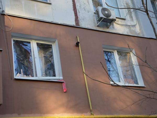 Новина Кропивницький: У вікнах будинків на Попова замінюють плівку на скло Ранкове місто. Кропивницький