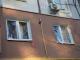 Кропивницький: У вікнах будинків на Попова замінюють плівку на скло