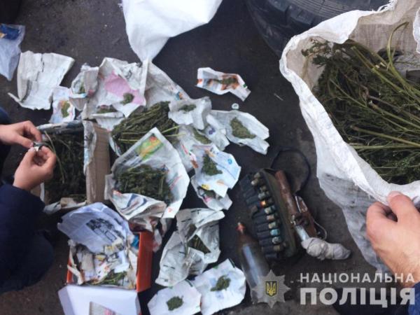 Новина У жителя Кропивницького поліцейські знайшли близько десяти кілограмів марихуани Ранкове місто. Кропивницький