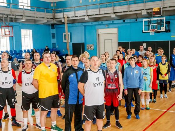 Новина Кропивницька баскетбольна команда виборола третє місце на турнір пам’яті тренерів Дубіна та В’язовського Ранкове місто. Кропивницький