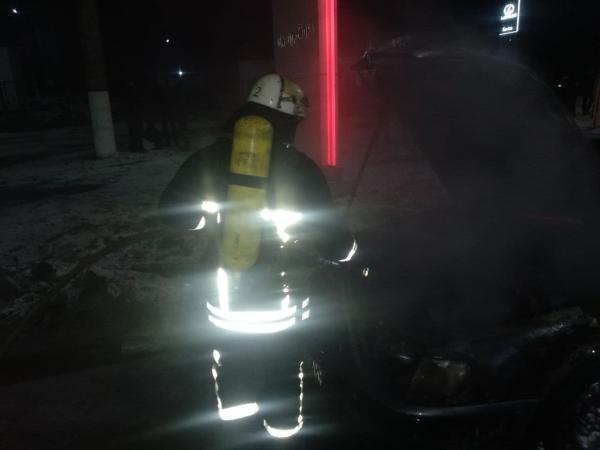 Новина У Кропивницькому рятувальники приборкали пожежу автомобіля Ранкове місто. Кропивницький