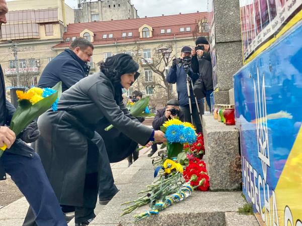 Новина Марія Чорна вшанувала пам'ять Героїв Майдану Ранкове місто. Кропивницький