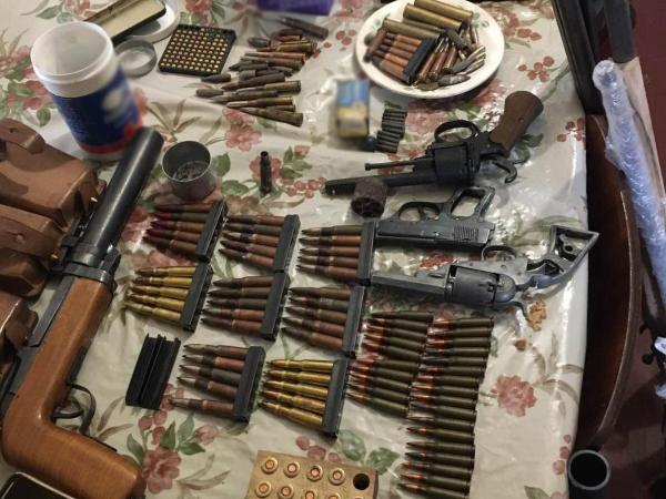 Новина У жителя Кіровоградщини поліцейські знайшли зброю та боєприпаси Ранкове місто. Кропивницький