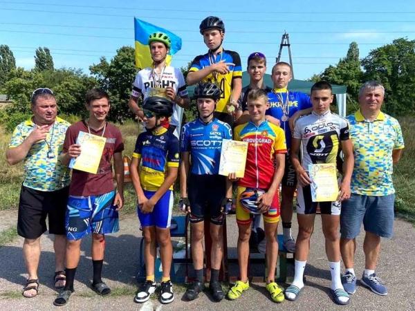 Новина У Кропивницькому пройшов відкритий чемпіонат Кіровоградської області з велосипедного спорту Ранкове місто. Кропивницький