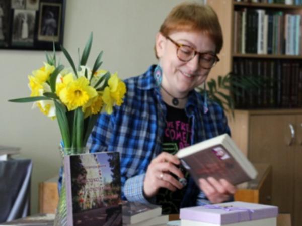 Новина У Кропивницькому в бібліотеці обговорили роман місцевої письменниці Ранкове місто. Кропивницький