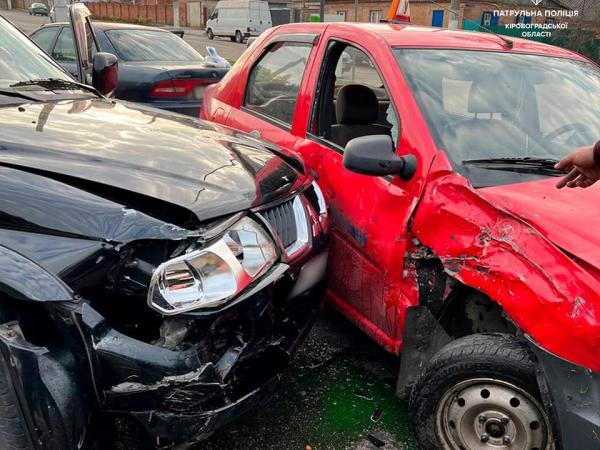 Новина Кропивницький: На Миколаївці сталася аварія за участі чотирьох авто Ранкове місто. Кропивницький