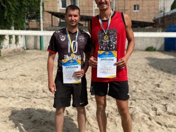 Новина У Кропивницькому пройшов Х відкритий турнір з волейболу пляжного Ранкове місто. Кропивницький