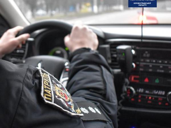 Новина Патрульна поліція нагадує пішоходам основні правила безпеки на дорозі (ВІДЕО) Ранкове місто. Кропивницький