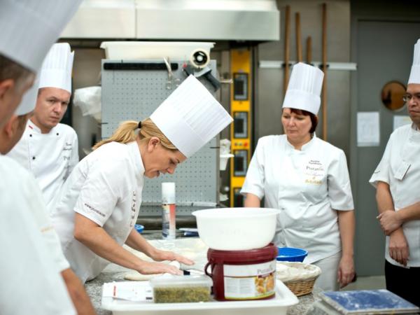 Новина У Кропивницькому безробітні можуть безкоштовно навчитися кухарській справі Ранкове місто. Кропивницький