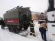 На дорогах Кіровоградщини рятувальники витягують авто зі сніжних заметів (ФОТО)