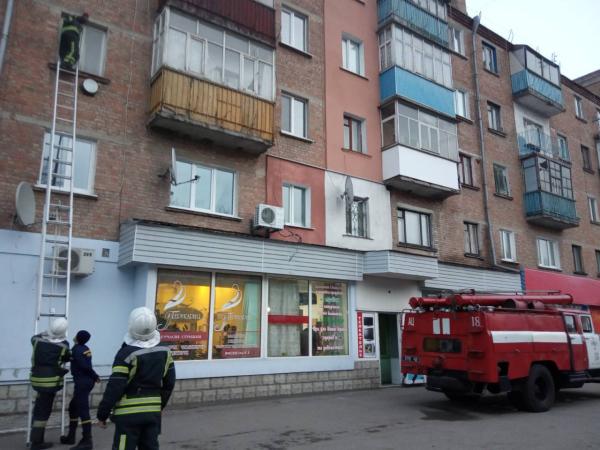Новина Кіровоградщина: Еменесники рятували хвору пенсіонерку через вікно Ранкове місто. Кропивницький