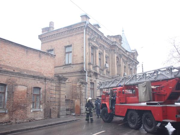 Новина Як рятувальники приборкали пожежу будинку у центрі Кропивницького? Ранкове місто. Кропивницький