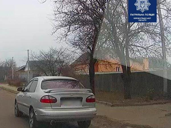 Новина Кропивницькі патрульні виявили документи на авто із ознаками підробки Ранкове місто. Кропивницький
