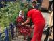 На Лелеківці еменесники рятували 90-річну жінку, яка защемила руку дверима