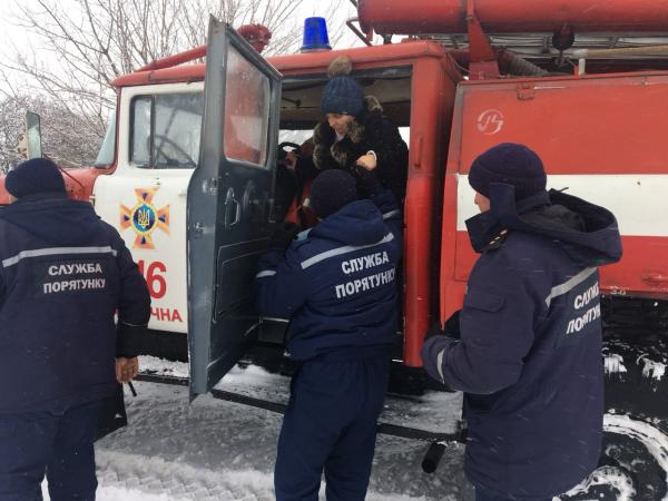 Новина Кіровоградська область: Рятувальники доставили хвору жінку до лікарні Ранкове місто. Кропивницький