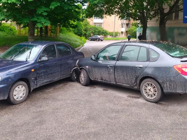 Новина Кропивницький: На Полтавській водійка Renault спричинила аварію Ранкове місто. Кропивницький