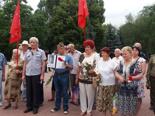 Новина Кропивницькі комуністи вшанували полеглих у перші дні війни 1941 року (ФОТО) Ранкове місто. Кропивницький