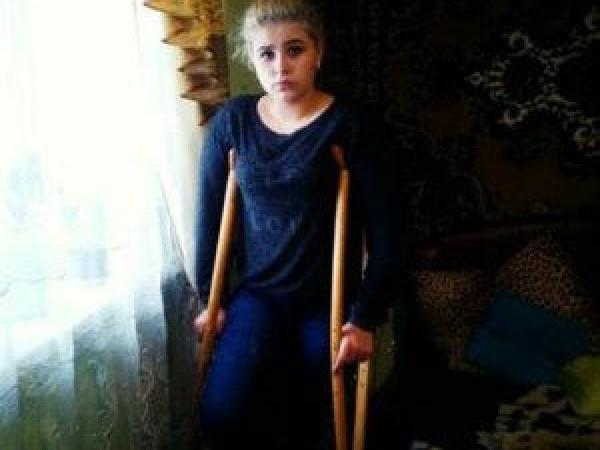 Новина У 15-річної дівчини після травми гниє кістка, терміново потрібна допомога Ранкове місто. Кропивницький