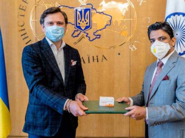 Новина Індія офіційно передала Україні 30 тисяч таблеток противірусного препарату Ранкове місто. Кропивницький
