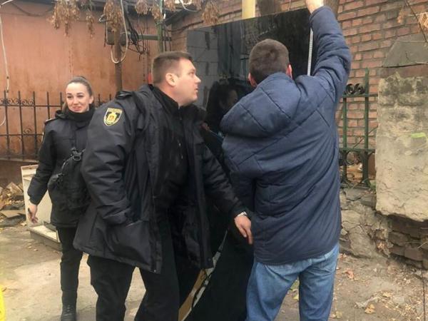 Новина Кропивницька поліція оперативно відшукала елементи конструкції центральної зупинки Ранкове місто. Кропивницький