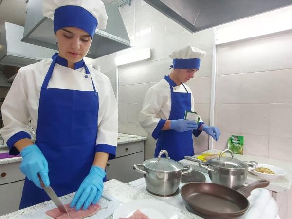 Новина На Кіровоградщині є робота для кухарів! Зарплата до 9 000 гривень Ранкове місто. Кропивницький