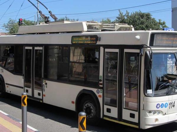 Новина У центрі міста сталася аварія за участі тролейбусу Ранкове місто. Кропивницький