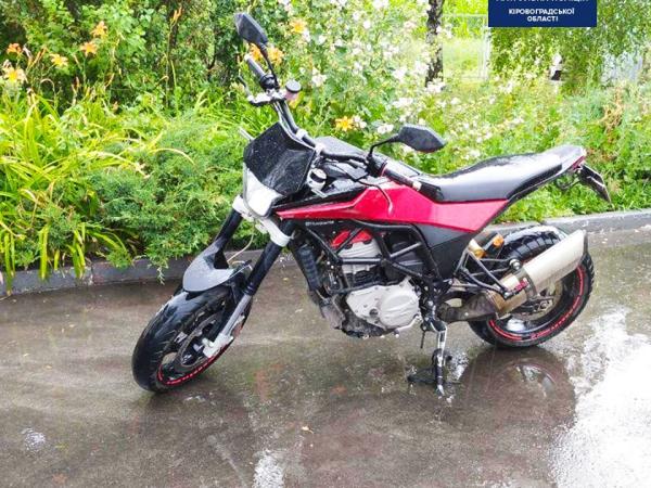 Новина У Кропивницькому патрульні виявили двійника мотоцикла, якого власник купив без документів Ранкове місто. Кропивницький