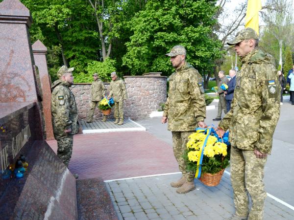 Новина У Кропивницькому вшанували пам'ять тих, хто поліг у боях за перемогу над фашизмом Ранкове місто. Кропивницький