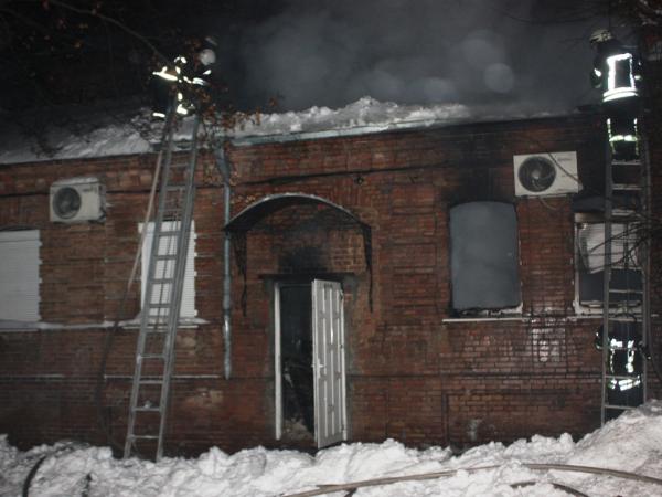 Новина У центрі Кропивницького сталася пожежа старого будинку (ФОТО) Ранкове місто. Кропивницький