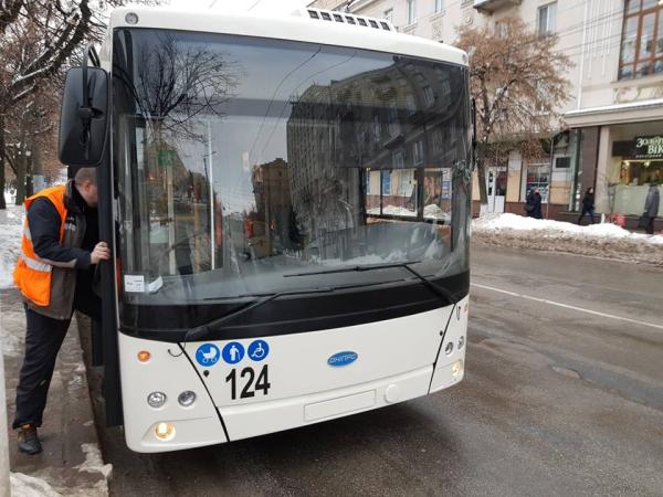 Новина У Кропивницькому представили п’ять нових тролейбусів з автономним ходом (ФОТО) Ранкове місто. Кропивницький
