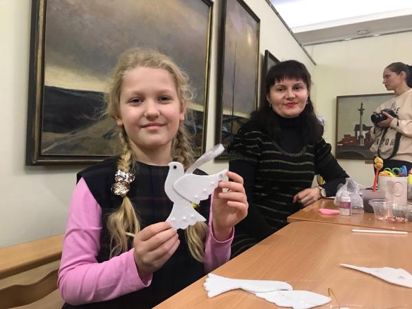 Новина У Кропивницькому дітки вчилися виготовляти голубів з фетру Ранкове місто. Кропивницький