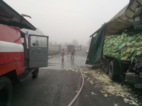 Новина На Кіровоградщині зіштовхнулись дві вантажівки Ранкове місто. Кропивницький