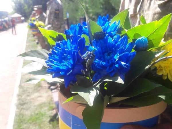 Новина Близько двохсот кропивничан вшанували загиблих на сході України бійців (ФОТО) Ранкове місто. Кропивницький