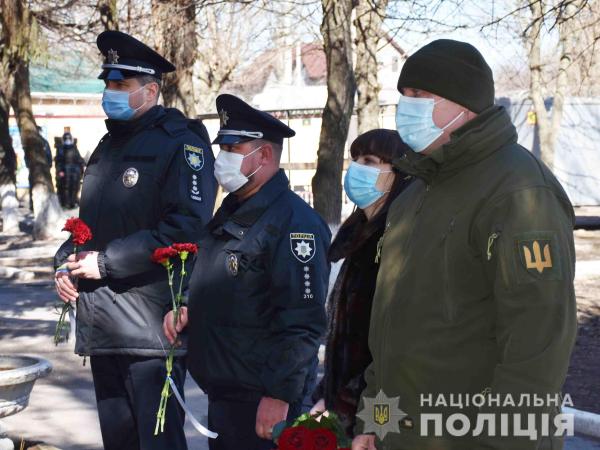 Новина Поліцейські відзначили День створення Національної гвардії України Ранкове місто. Кропивницький