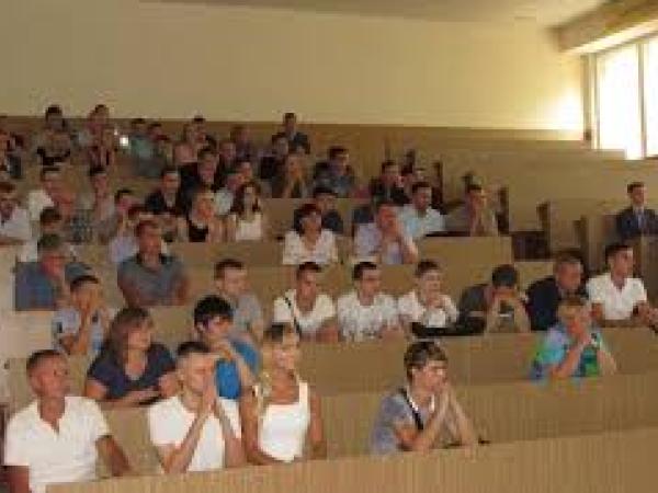 Новина Карантин не для всіх: у Кропивницькому студенти ЦНТУ вийшли на навчання, попри наказ призупинити освітній процес Ранкове місто. Кропивницький