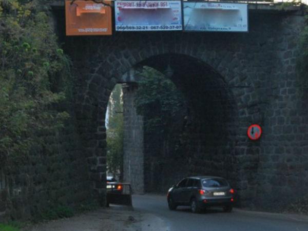 Новина Внаслідок аварії біля арки чотири маршрути курсують по-іншому Ранкове місто. Кропивницький