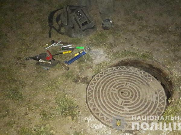 Новина Кіровоградщина: Поліцейські затримали чоловіка при спробі крадіжки кабелю Ранкове місто. Кропивницький