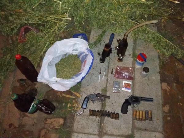 Новина Кіровоградщина: У жителя Олександрії поліція вилучила наркотичні засоби та зброю Ранкове місто. Кропивницький