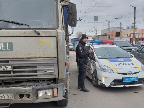 Новина Машина патрульної поліції спричинила ДТП у Кропивницькому (ФОТО) Ранкове місто. Кропивницький