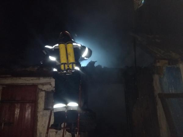 Новина Кіровоградська область: вогнеборці приборкали дві пожежі у приватному секторі Ранкове місто. Кропивницький