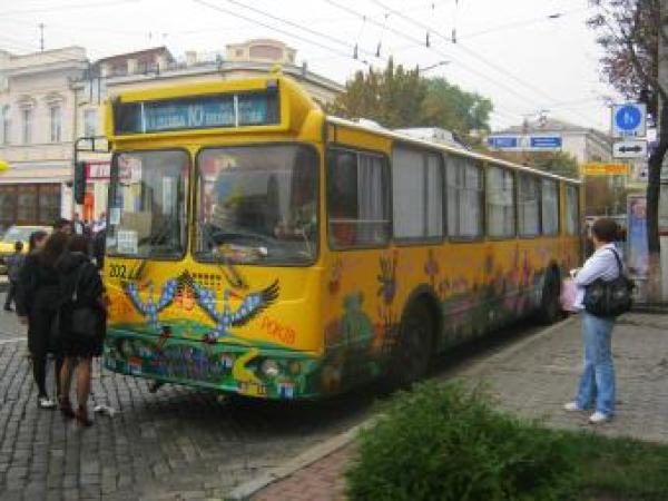 Новина В Кировограде появился чудо-троллейбус (ФОТО) Ранкове місто. Кропивницький