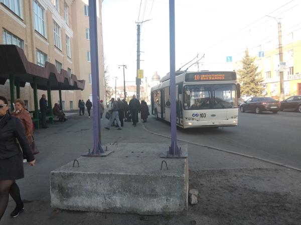 Новина У Кропивницькому тролейбуси тимчасово не їздять до Лісопаркової Ранкове місто. Кропивницький