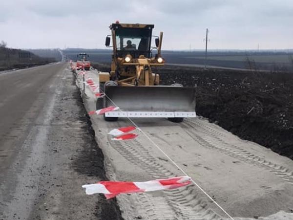 Новина Кіровоградщина: Триває ремонт дороги на Стрий (ФОТО) Ранкове місто. Кропивницький