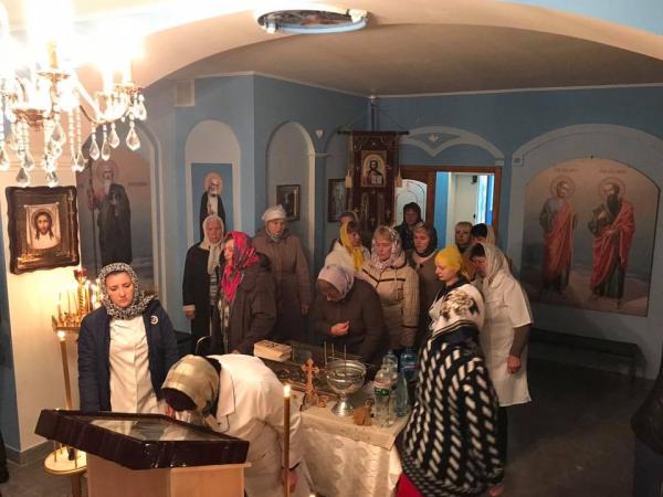 Новина Кропивницькі віряни зустрічають святині з Києва Ранкове місто. Кропивницький